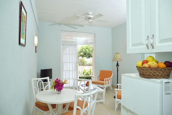 Dover Beach Hotel (Christ Church)